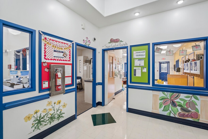 More Photos Of 42885 Orchard Oriole Dr, Ashburn Daycare Center For Sale