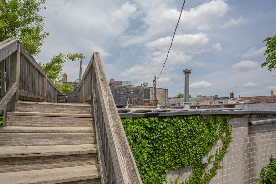 More Photos Of 5401-5403 W Madison St, Chicago Storefront Retail Residential For Sale