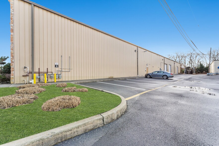 More Photos Of 1740 Lakewood Rd, Toms River Industrial For Lease