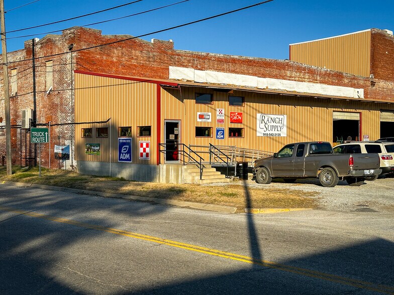 More Photos Of 230 D St NE, Miami Warehouse For Sale