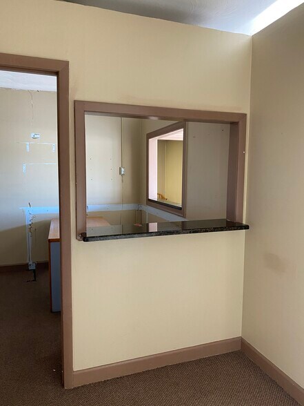 More Photos Of 1425-1427 Peters Creek Pky, Winston-Salem Medical For Lease