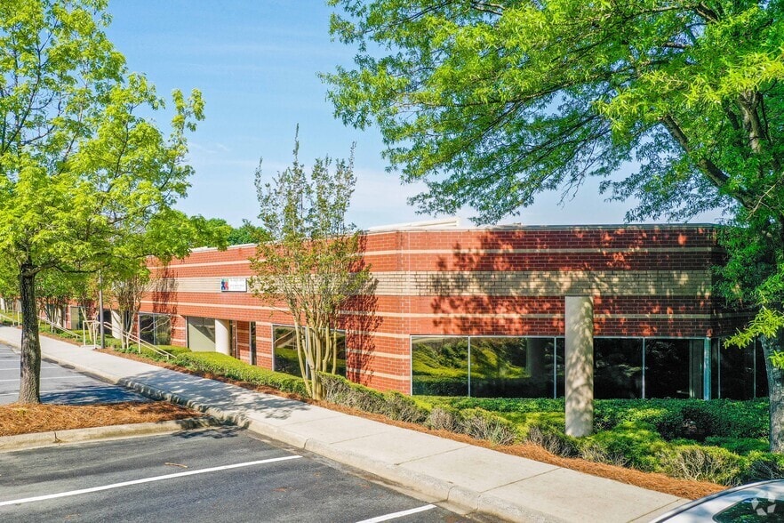 More Photos Of 9129 MONROE Rd, Charlotte Unknown For Lease