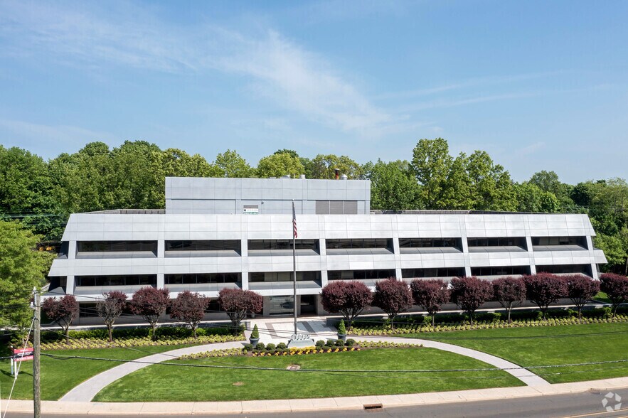 Primary Photo Of 1 Sound Shore Dr, Greenwich Office For Lease