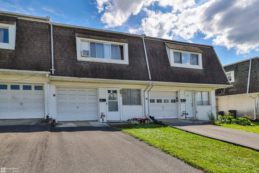 Primary Photo Of 752 E Green St, Allentown Apartments For Sale