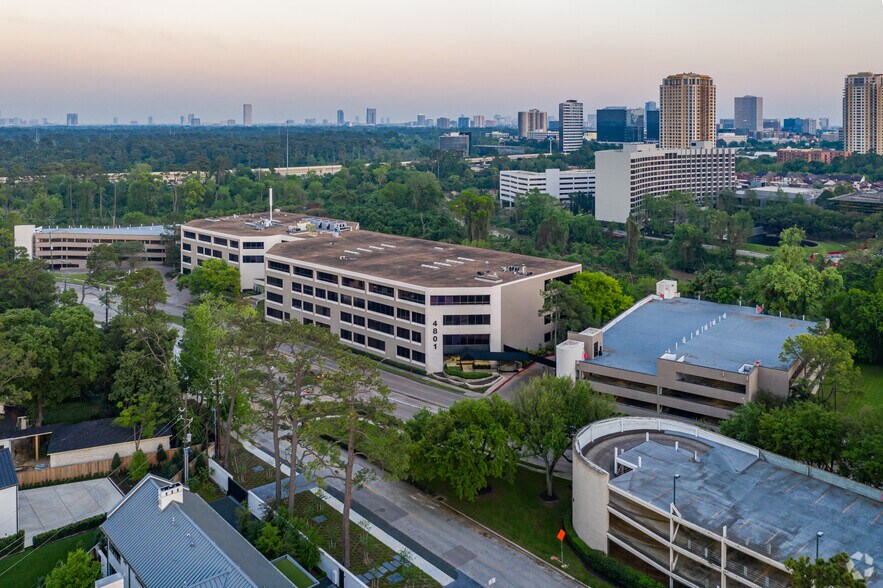 More Photos Of 4801 Woodway Dr, Houston Office For Lease