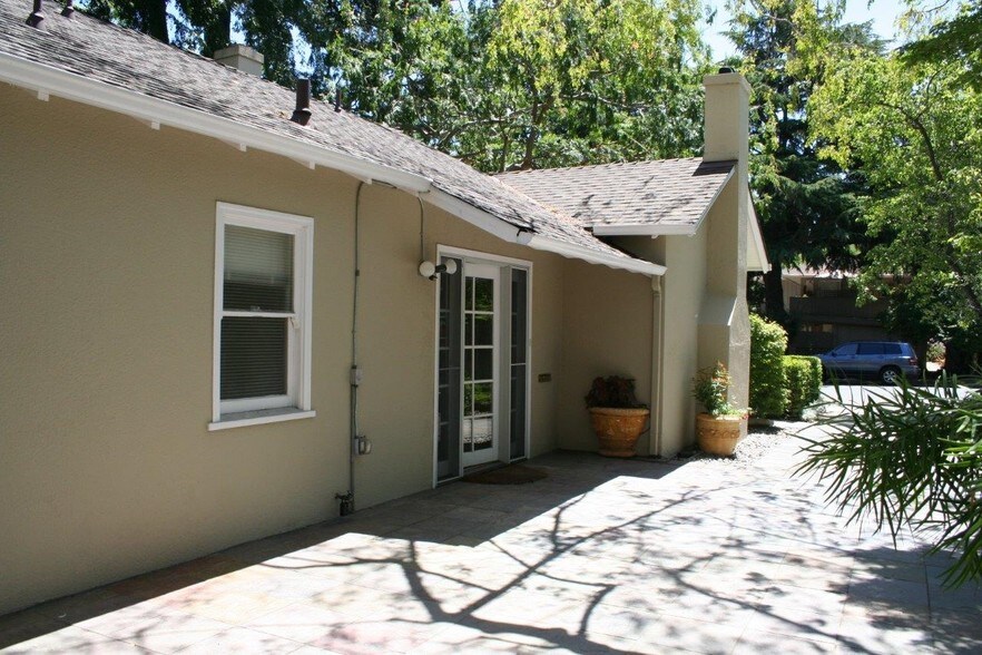 More Photos Of 655-675 Forest Ave, Palo Alto Office For Lease