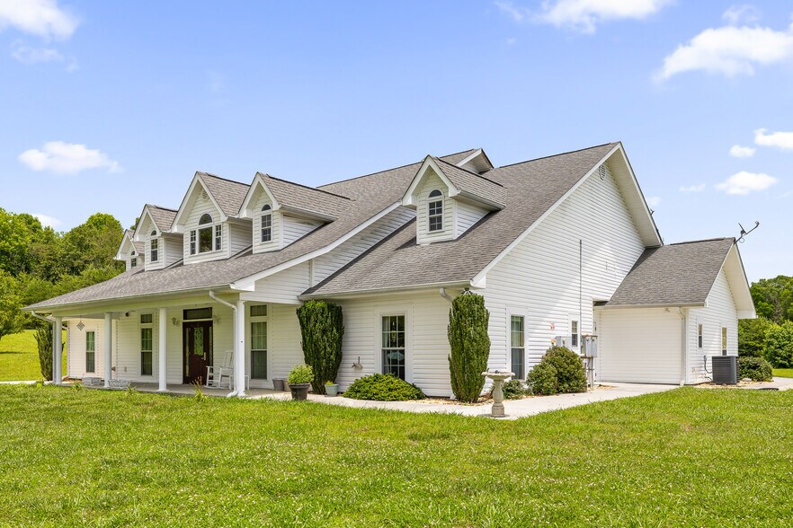 More Photos Of 419 Pin Hook Rd, Spring City Assisted Living For Sale