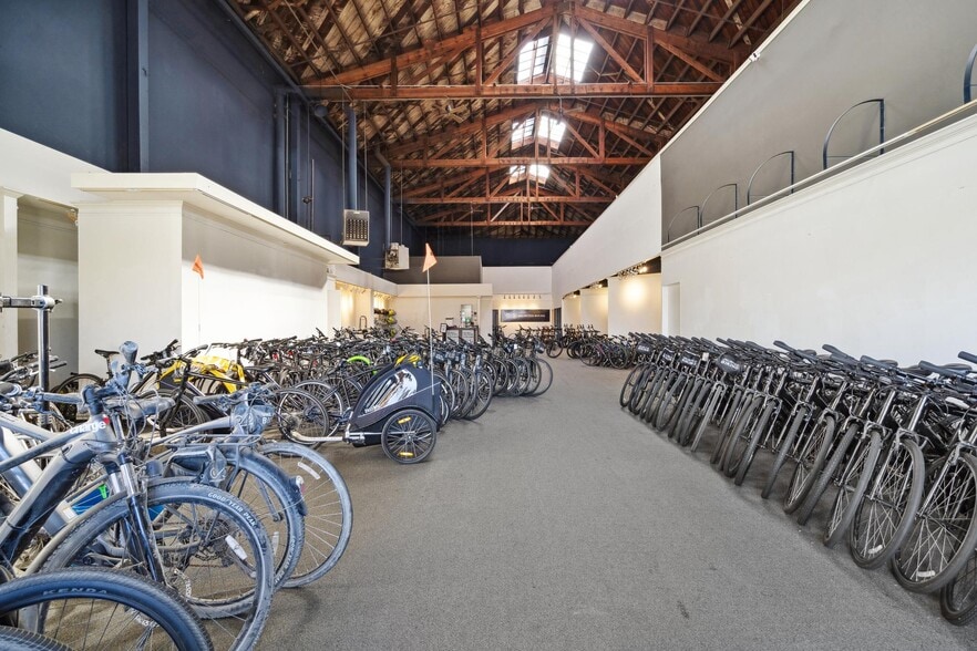 More Photos Of 757 Beach St, San Francisco Storefront Retail Office For Sale