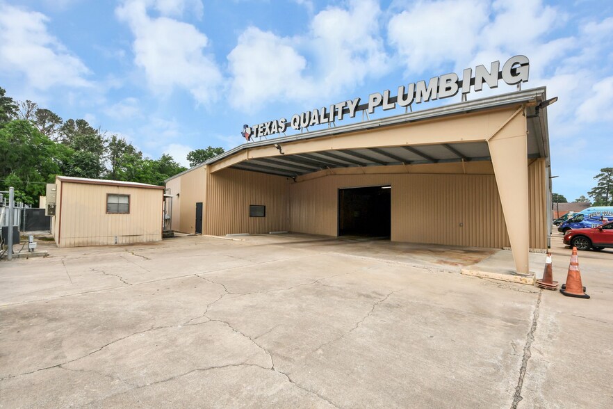 More Photos Of 10814 Woodedge Dr, Houston Warehouse For Sale