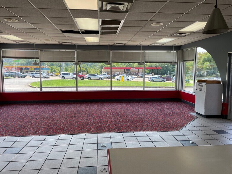 More Photos Of 405 E Emory Rd, Powell General Retail For Sale