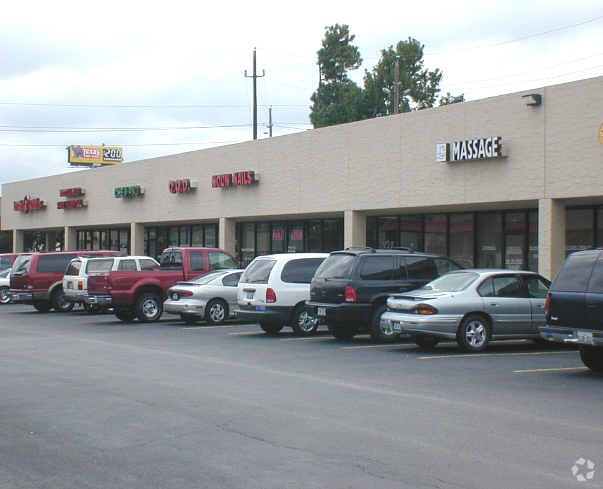 More Photos Of 25192 Interstate 45, Spring Unknown For Lease