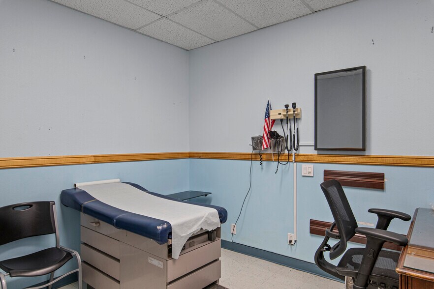 More Photos Of 864 Central Blvd, Brownsville Medical For Sale