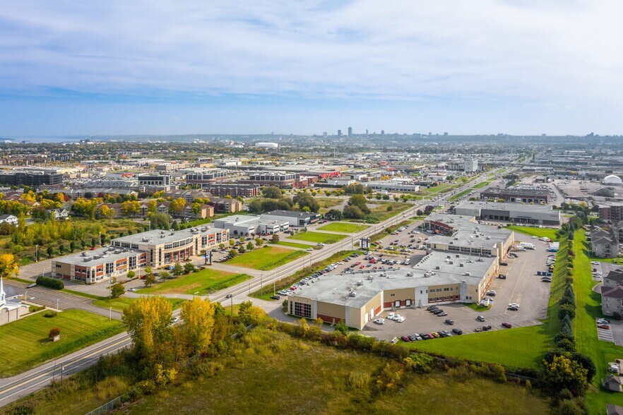 More Photos Of 6655 Boul Pierre-Bertrand, Québec Office For Lease