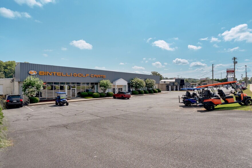 More Photos Of 627 Congaree Rd, Greenville Freestanding For Sale