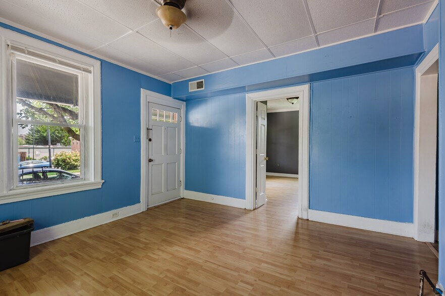 More Photos Of , Lexington Specialty For Sale