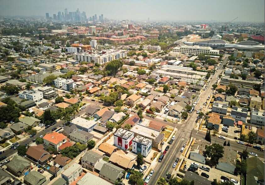 More Photos Of 1165 W 39th St, Los Angeles Apartments For Sale