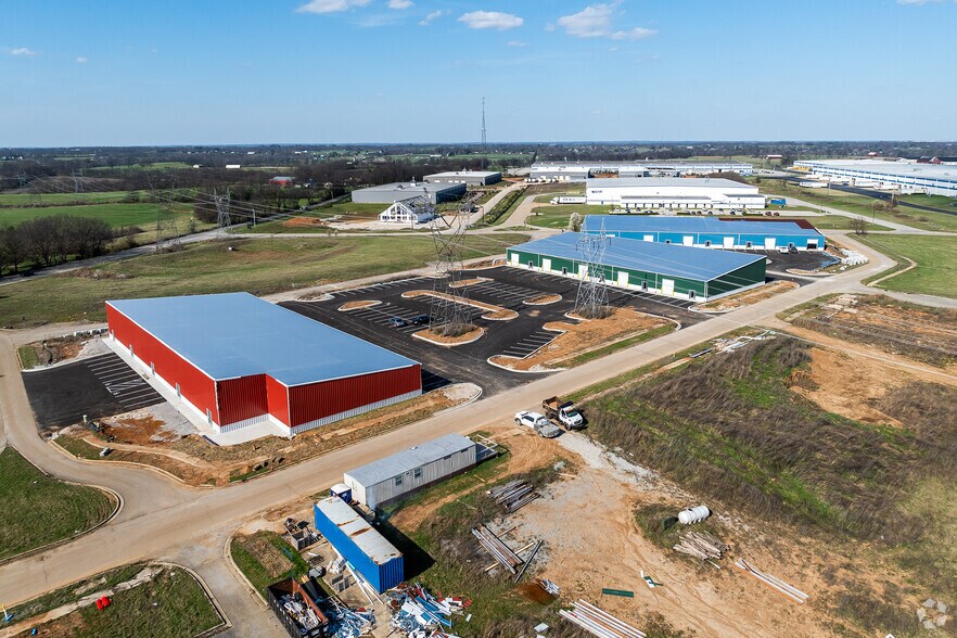 More Photos Of 100 Lacefield, Midway Light Distribution For Sale