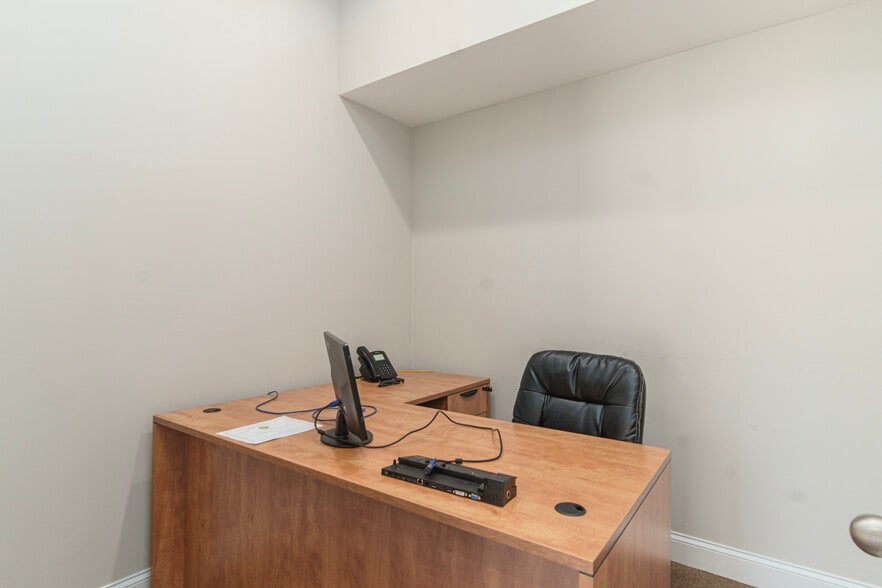 More Photos Of 3844 Clemmons Rd, Clemmons Medical For Lease