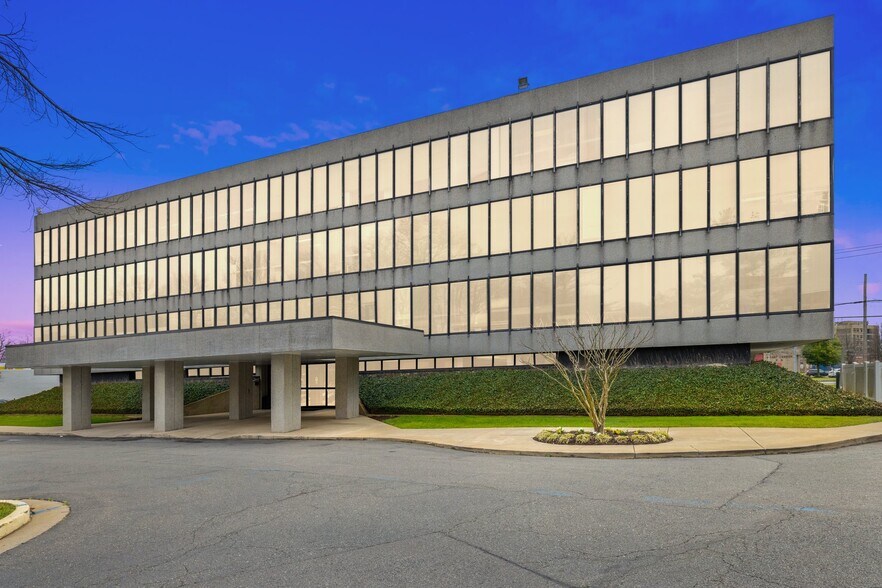 More Photos Of 2616 Sherwood Hall Ln, Alexandria Medical For Sale