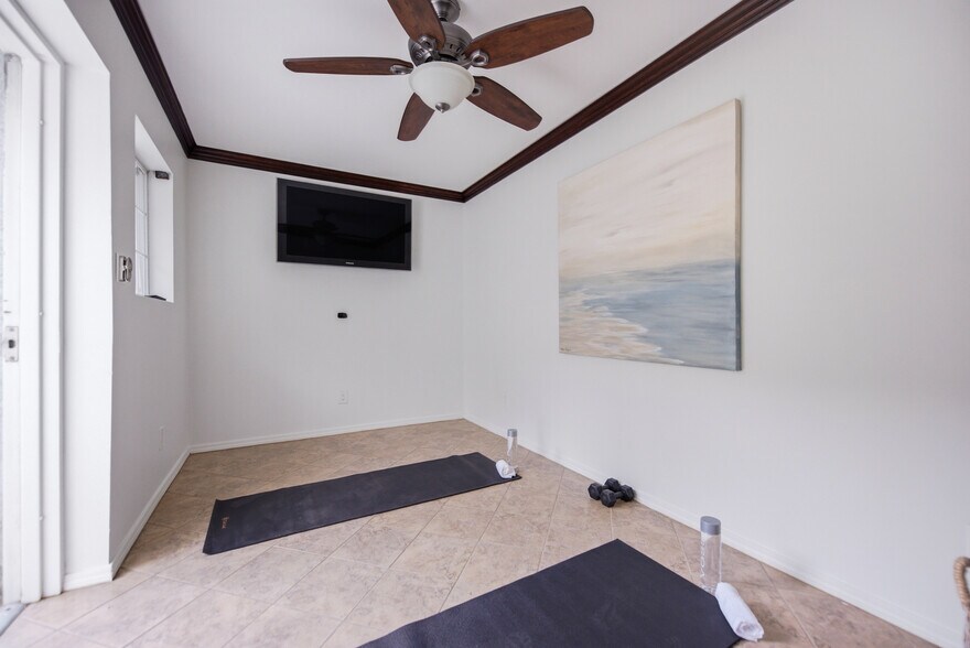 More Photos Of 12141 Wildwood Trl, Kagel Canyon Specialty For Sale