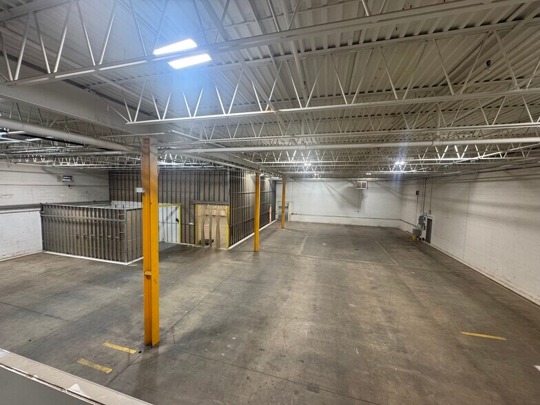 More Photos Of 25 Styertowne Rd, Clifton Warehouse For Lease