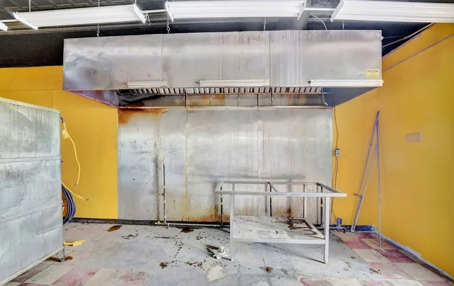 More Photos Of 2107 Main St, Niagara Falls Bar For Sale