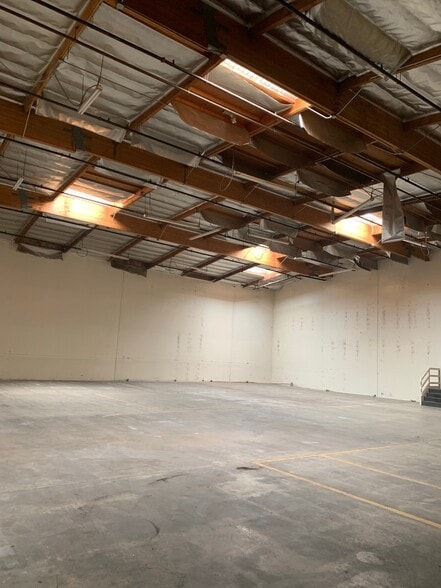 More Photos Of 100 S Reservoir St, Pomona Warehouse For Lease