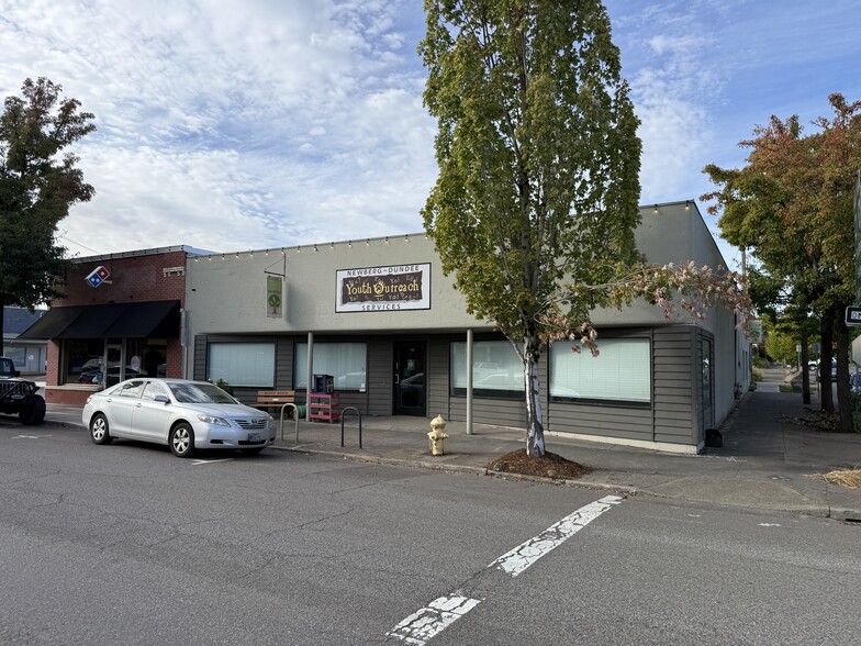 More Photos Of 719 E 1st St, Newberg Storefront For Sale