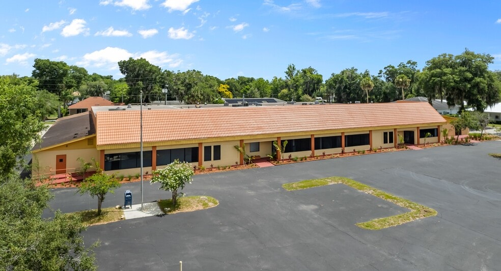 More Photos Of 865 W New York Ave, Deland Freestanding For Sale