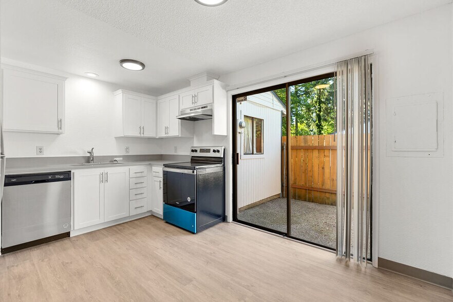 More Photos Of 14623 NE Coast Pine Ct, Vancouver Apartments For Sale