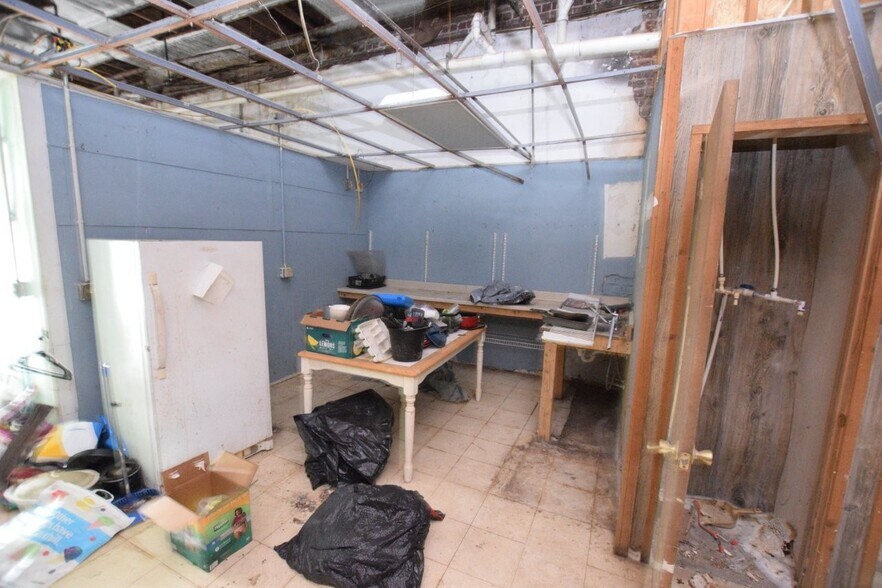 More Photos Of 114 Main St, Watts Apartments For Sale