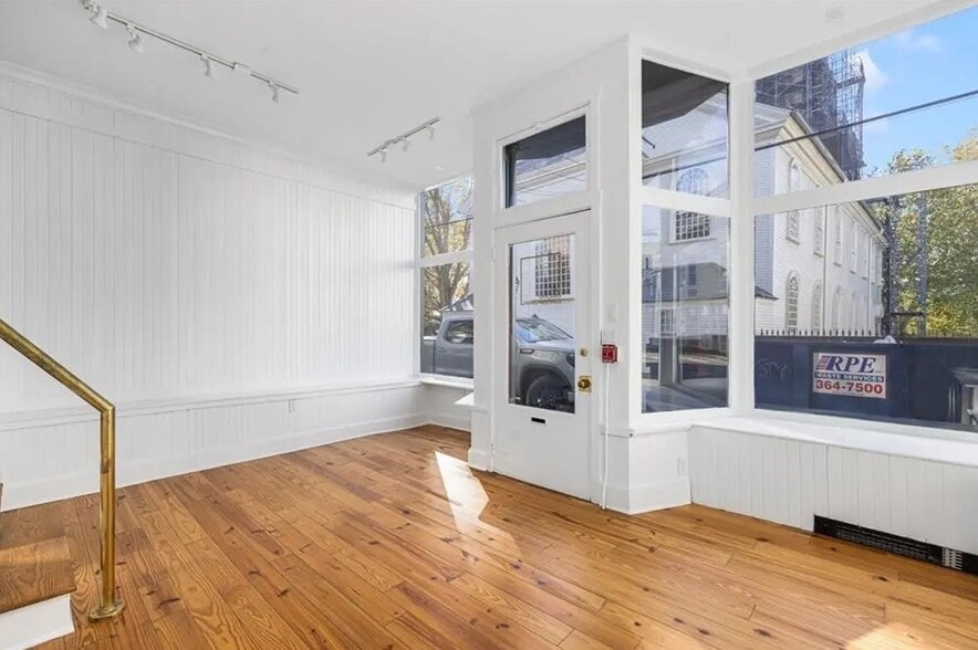 More Photos Of 138 Spring St, Newport General Retail For Sale