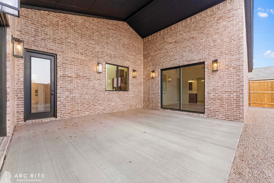 More Photos Of 2303 Toledo-4509 22nd Pl, Lubbock Specialty For Sale