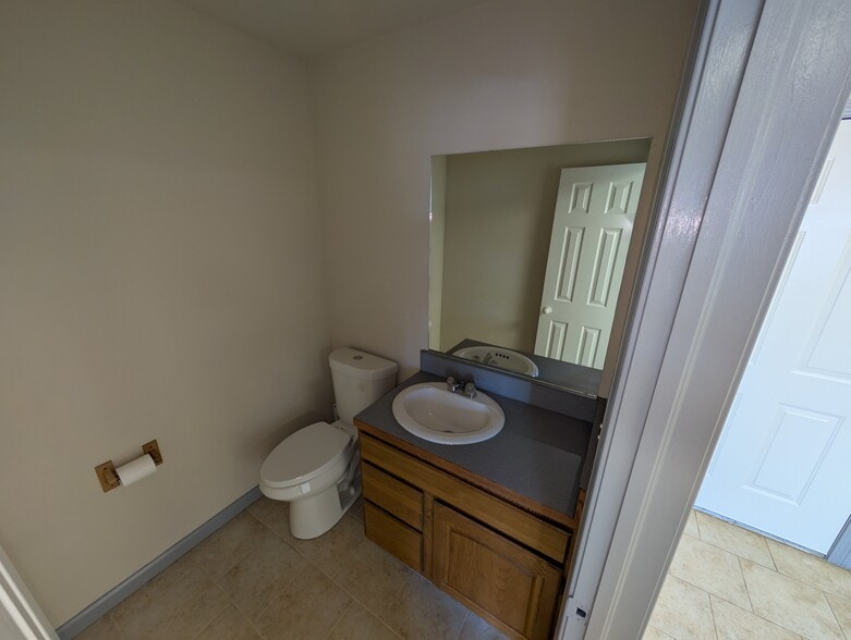 More Photos Of 2537 Weston Rd, Colorado Springs Service For Lease