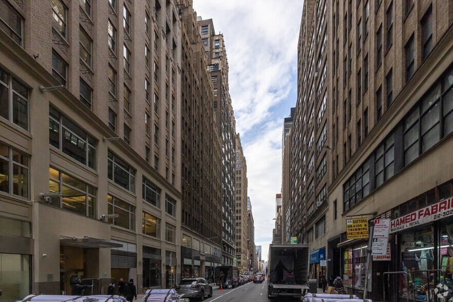 More Photos Of 270-276 W 39th St, New York Office For Lease