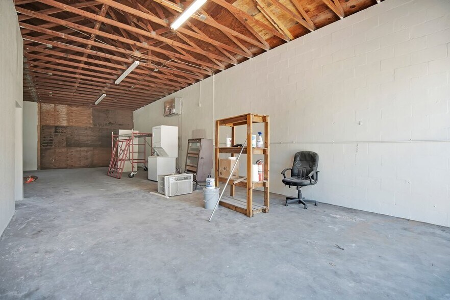 More Photos Of 327 Marion St, Daytona Beach Warehouse For Sale