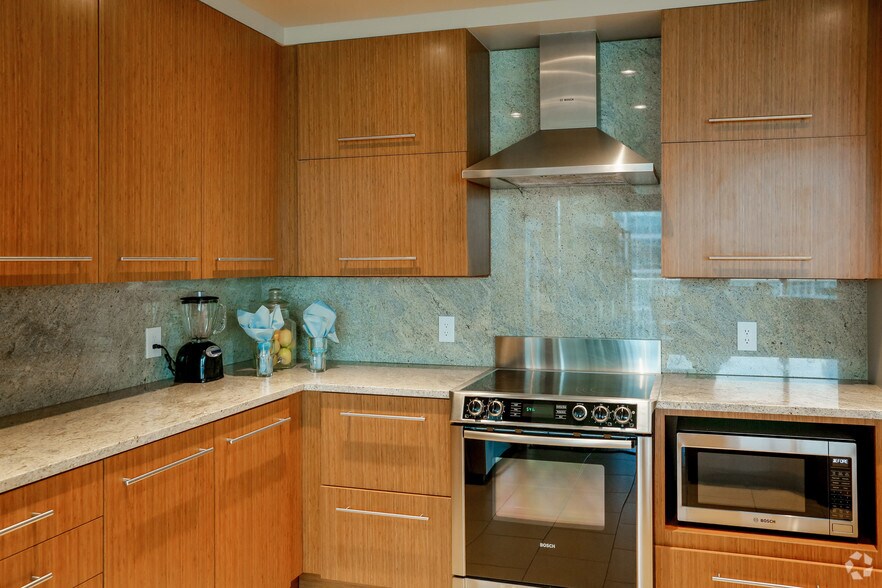 More Photos Of 5927 Almeda Rd, Houston Apartments For Lease