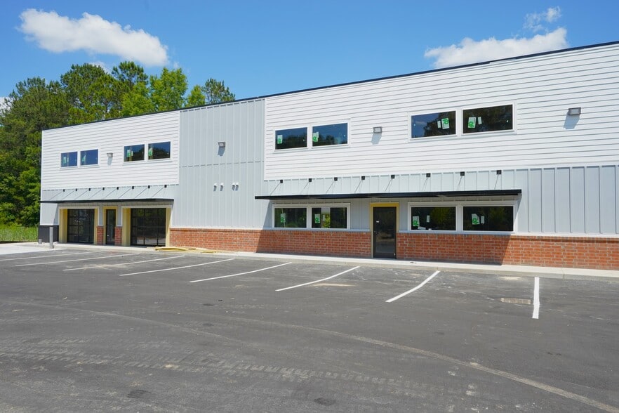 More Photos Of 8120 Windsor Hill Blvd, North Charleston Light Distribution For Lease