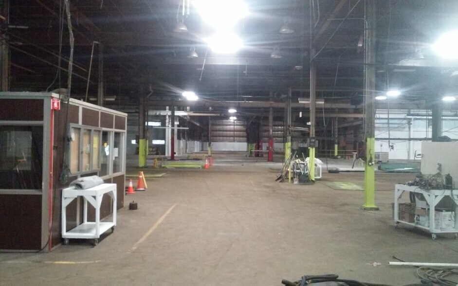 More Photos Of 315 W Mill St, Beaver Dam Manufacturing For Lease