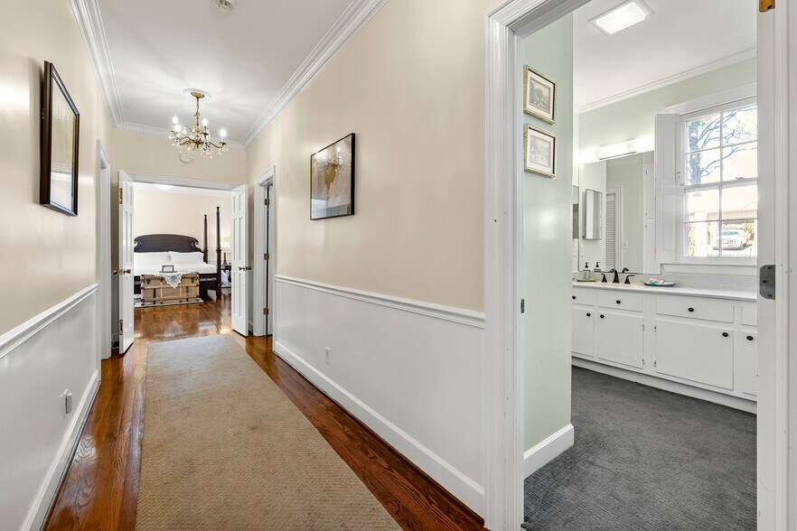 More Photos Of 132 E College St, Griffin Hospitality For Sale