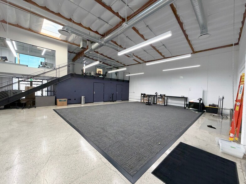 More Photos Of 5890 Blackwelder St, Culver City Office For Sale
