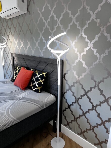 More Photos Of 5633 La Mirada Ave, Los Angeles Apartments For Sale