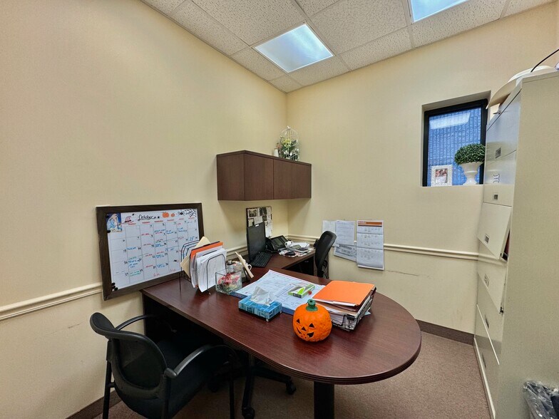 More Photos Of 191 Herricks Rd, New Hyde Park Medical For Sale