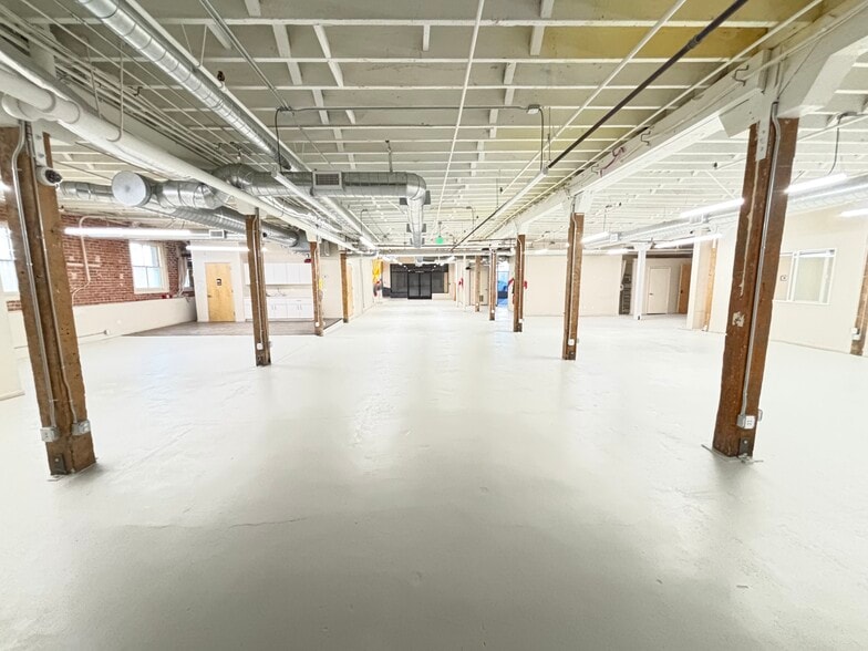 More Photos Of 230-236 8th St, San Francisco Light Manufacturing For Lease