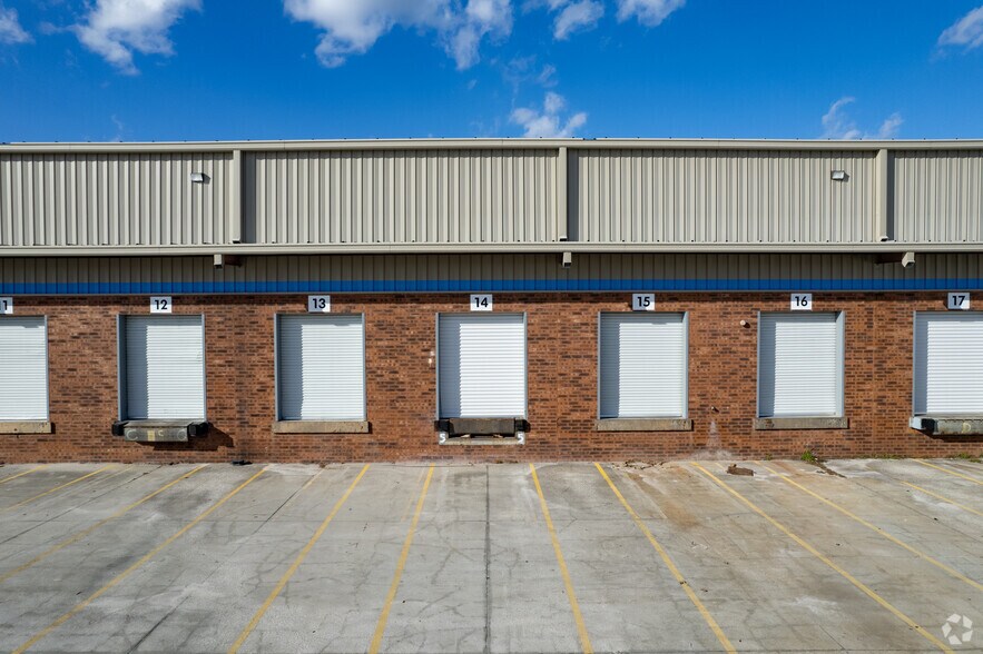 More Photos Of 138 Industrial Blvd, Rincon Warehouse For Lease