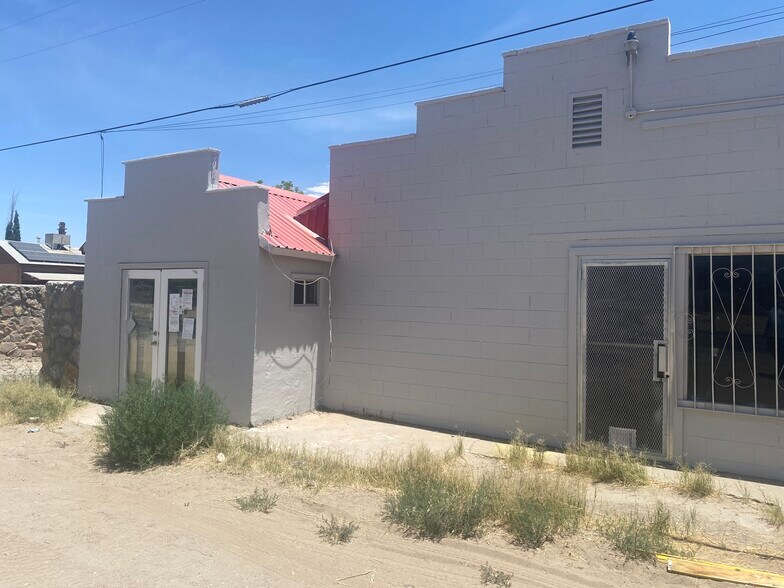 Primary Photo Of 8493-8495 S Main St, Mesilla Park Storefront For Sale