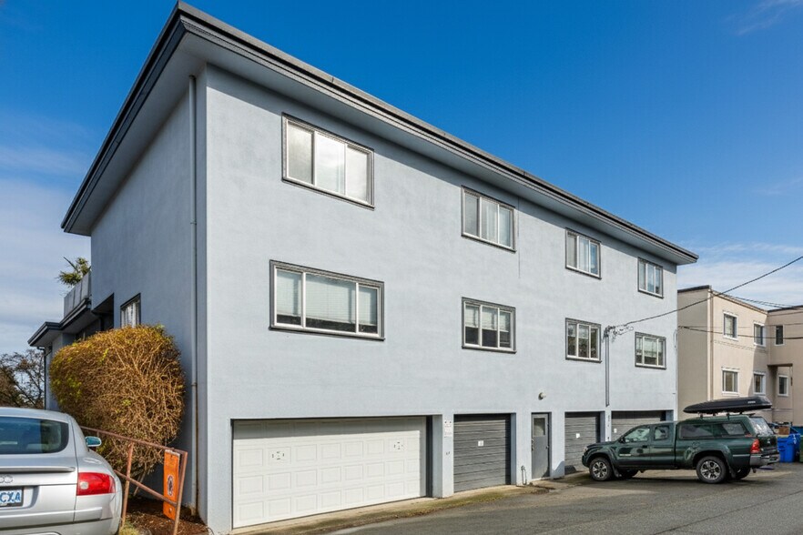 More Photos Of 2250 York Ave, Vancouver Apartments For Sale