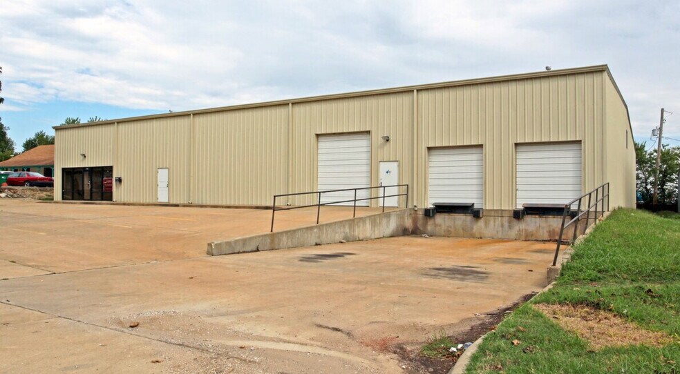 Primary Photo Of 1010 Backus Ave, Springdale Warehouse For Lease