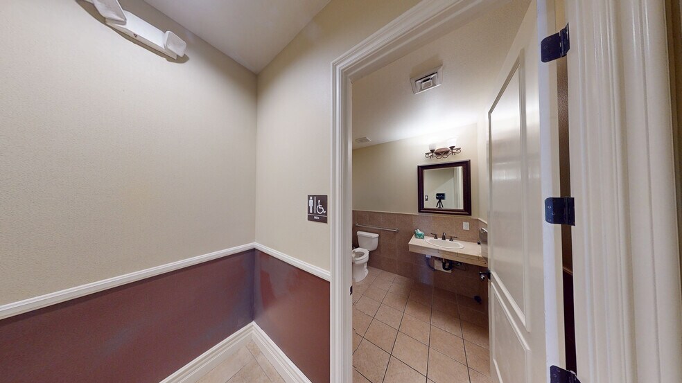 More Photos Of 2425 W Horizon Ridge Pky, Henderson Medical For Lease