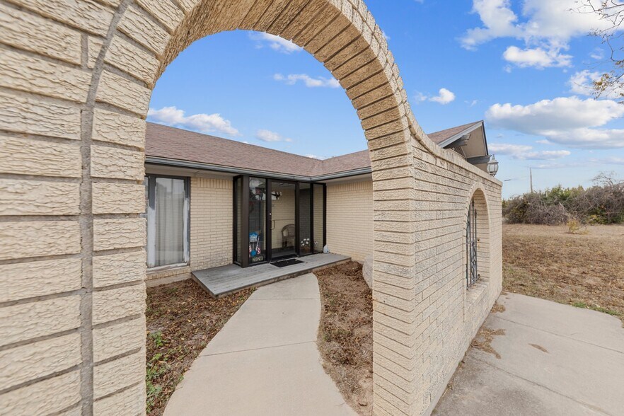 More Photos Of 2302 W Stan Schlueter Loop, Killeen Office For Sale